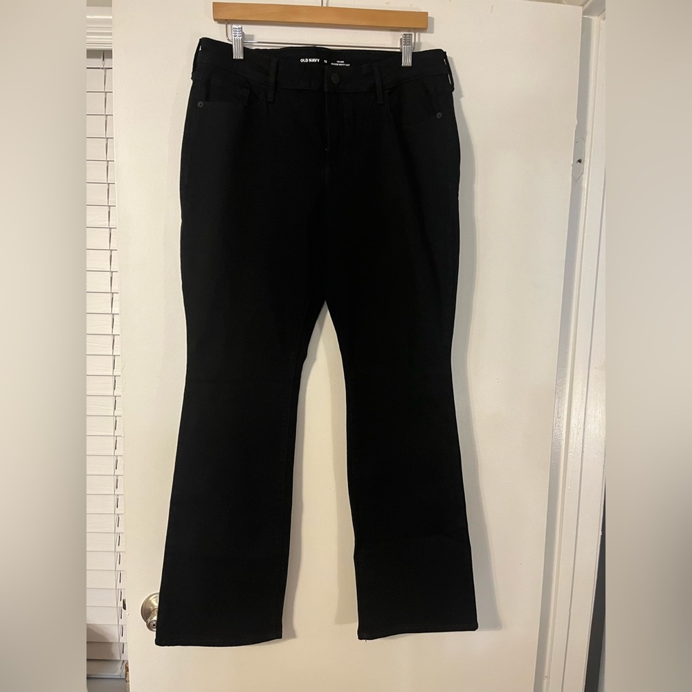 Old Navy Black High Rise Kicker Bootcut Jeans. Size 12. NWOT.